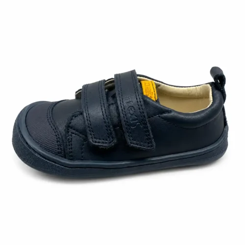 Colegial Barefoot Salvaje by Flexinens